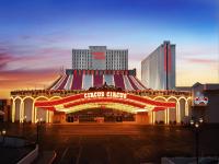 Blick auf das Chicagoer Zirkustheater bei Sonnenuntergang in der Unterkunft Circus Circus Hotel, Casino &amp; Theme Park in Las Vegas