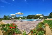 Bazén v ubytovaní Villa Bonriposo by PosarelliVillas alebo v jeho blízkosti