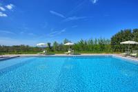 Bazén v ubytovaní Villa Bonriposo by PosarelliVillas alebo v jeho blízkosti