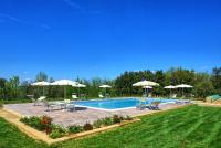 Bazén v ubytovaní Villa Bonriposo by PosarelliVillas alebo v jeho blízkosti