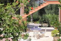 A garden outside Residence e B&B La Cappella Del Convento