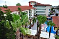 Bazén v ubytování Cinar Family Suite Hotel Side nebo v jeho okolí