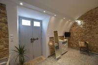 TV a/nebo společenská místnost v ubytování Yiasemi Corfu Luxury Studio