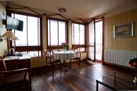 Telewizja i/lub zestaw kina domowego w obiekcie Hotel Willa Lubicz