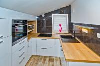 Kuchyňa alebo kuchynka v ubytovaní Apartments Bubalo