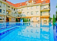 Bazén v ubytovaní Sunrise 3 Apartment alebo v jeho blízkosti
