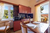 Kuchyňa alebo kuchynka v ubytovaní Irida Beach Resort Suites