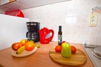Kuchnia lub aneks kuchenny w obiekcie Apartment MADIS & Free Bikes