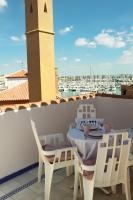 Balkón nebo terasa v ubytování Apartamentos Puerto Sherry