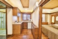 Postel nebo postele na pokoji v ubytování Kumluk Konak Hotel