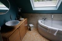 Villa Plagniau tesisinde bir banyo
