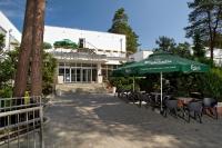 Budynek, w którym mieści się hotel
