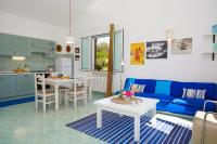 Kuchyňa alebo kuchynka v ubytovaní Villa Sirena - Scopello-Villas