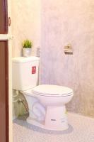 Koupelna v ubytování Baankhon Private room in Thai house Check in by yourself code inbox Adult Only