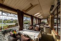 Posezení v ubytování Status Hotel