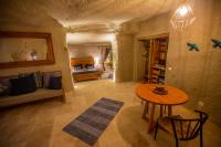 Postel nebo postele na pokoji v ubytování Azure Cave Suites - Cappadocia
