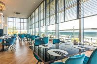 Výhled na řeku, která protéká v blízkosti hotelu