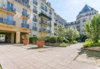 Gallery image of Nice Apartment Garden - 5 min DISNEYLAND Paris - Val d&#39;Europe Center in Chessy