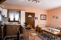 Kuchyňa alebo kuchynka v ubytovaní Sunset Villa Sozopoli
