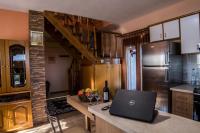 Kuchyňa alebo kuchynka v ubytovaní Sunset Villa Sozopoli