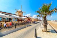 Reštaurácia alebo iné gastronomické zariadenie v ubytovaní Luxury Pinada Beach