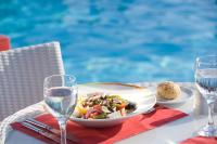 Jídlo v hotelu nebo okolí