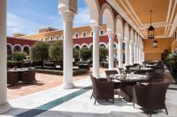 A restaurant or other place to eat at Palacio de Sancti Petri, a Gran Meliá - The Leading Hotels of the World