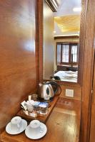 Příslušenství pro přípravu čaje a kávy v ubytování Kumluk Konak Hotel