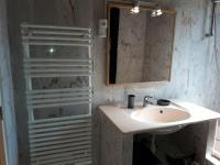 Ein Badezimmer in der Unterkunft Gite du Domaine Saint Georges