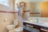 Koupelna v ubytování Chalet adosado con piscina