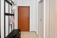 Plán poschodí v ubytovaní Comfortable 3-Bedroom Apartment with Balcony and Fast Wi-Fi - 10 Minutes from Old Town