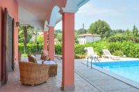 Bazén v ubytování B&B Villa Gloriana nebo v jeho okolí