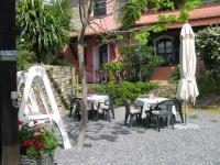 A garden outside Agriturismo La Vigna