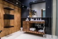 a bathroom with a sink and a mirror at Marsella 45 in Hermosillo