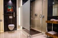 a bathroom with a shower and a toilet at Marsella 45 in Hermosillo