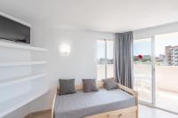 TV a/nebo společenská místnost v ubytování Magalluf Playa Apartments - Adults Only