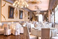 Reštaurácia alebo iné gastronomické zariadenie v ubytovaní Castello Di Spessa - Residenze d'epoca
