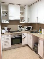 Kuchyň nebo kuchyňský kout v ubytování Apartament Lloret de Mar with terrace