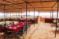 Restaurace v ubytování La Rose De Sable