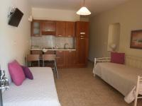 Kuchyňa alebo kuchynka v ubytovaní Flisvos Apartments