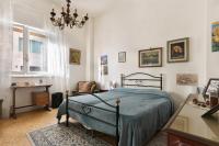 A bed or beds in a room at CozyandConfortable