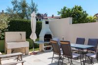 Patio alebo iná vonkajšia časť ubytovania Apartments Villa Nina