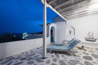 A balcony or terrace at Sunny Guest House New Port Mykonos
