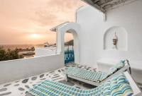 A seating area at Sunny Guest House New Port Mykonos