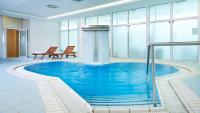 Bazén v ubytování OREA Spa Hotel Cristal nebo v jeho okolí