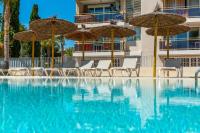 Bazén v ubytovaní Rentalmar Navarra family suites alebo v jeho blízkosti