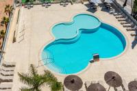 Bazén v ubytovaní Rentalmar Navarra family suites alebo v jeho blízkosti