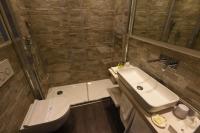 A bathroom at Hotel La Vigna
