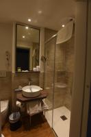 A bathroom at Hotel La Vigna