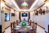 TV a/nebo společenská místnost v ubytování Chunlee Grand Korat